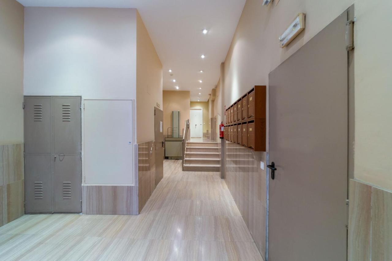 Apartamentos Gran Via Madri Exterior foto